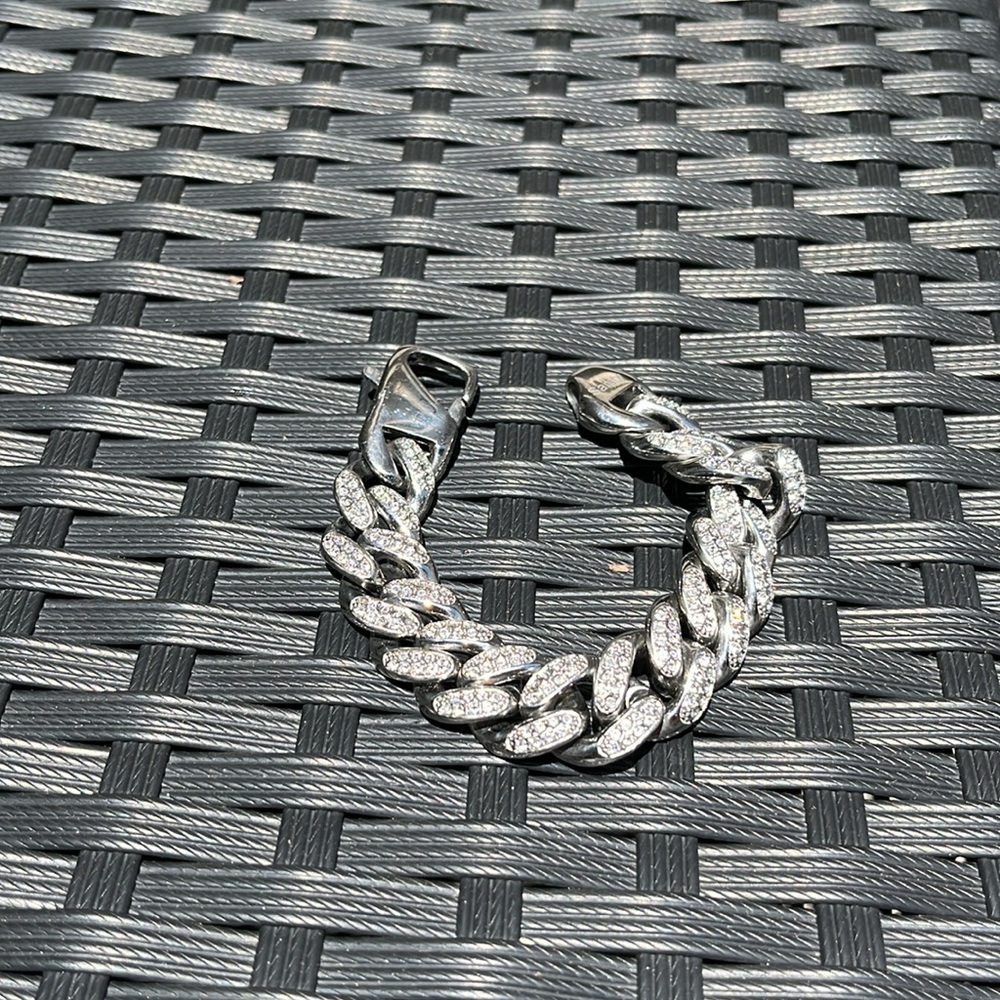 Stainless steel chunky bracelet with bling 8 inches
